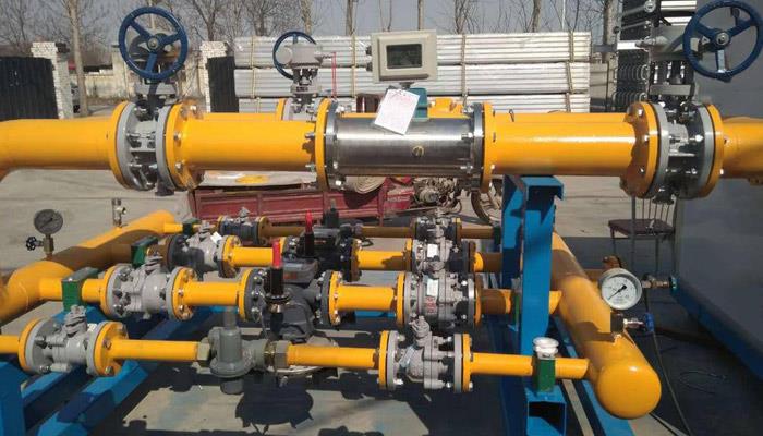 Safety shut-off valve for gas pressure regulating device